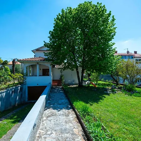 Vakantiehuis 3 Bedroom Cozy In