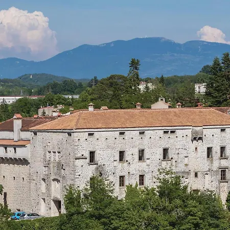 3 Bedroom Cozy In * Žminj