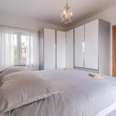 3 Bedroom Cozy In *