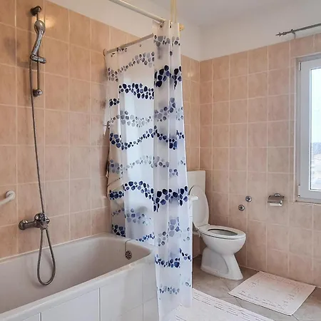 3 Bedroom Cozy In Žminj