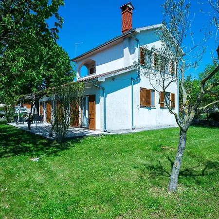 3 Bedroom Cozy In Nyaraló *